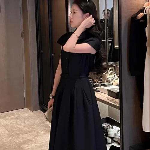 2024 Ladies fashion French dress Hepburn style commuter dress elegant solid color short sleeved umbrella skirt 2