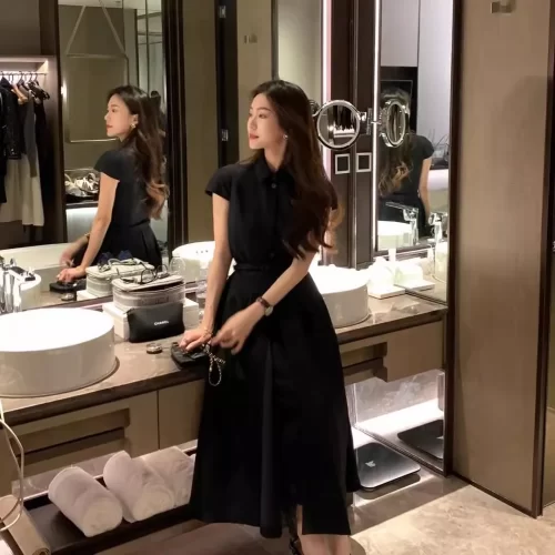 2024 Ladies fashion French dress Hepburn style commuter dress elegant solid color short sleeved umbrella skirt 4